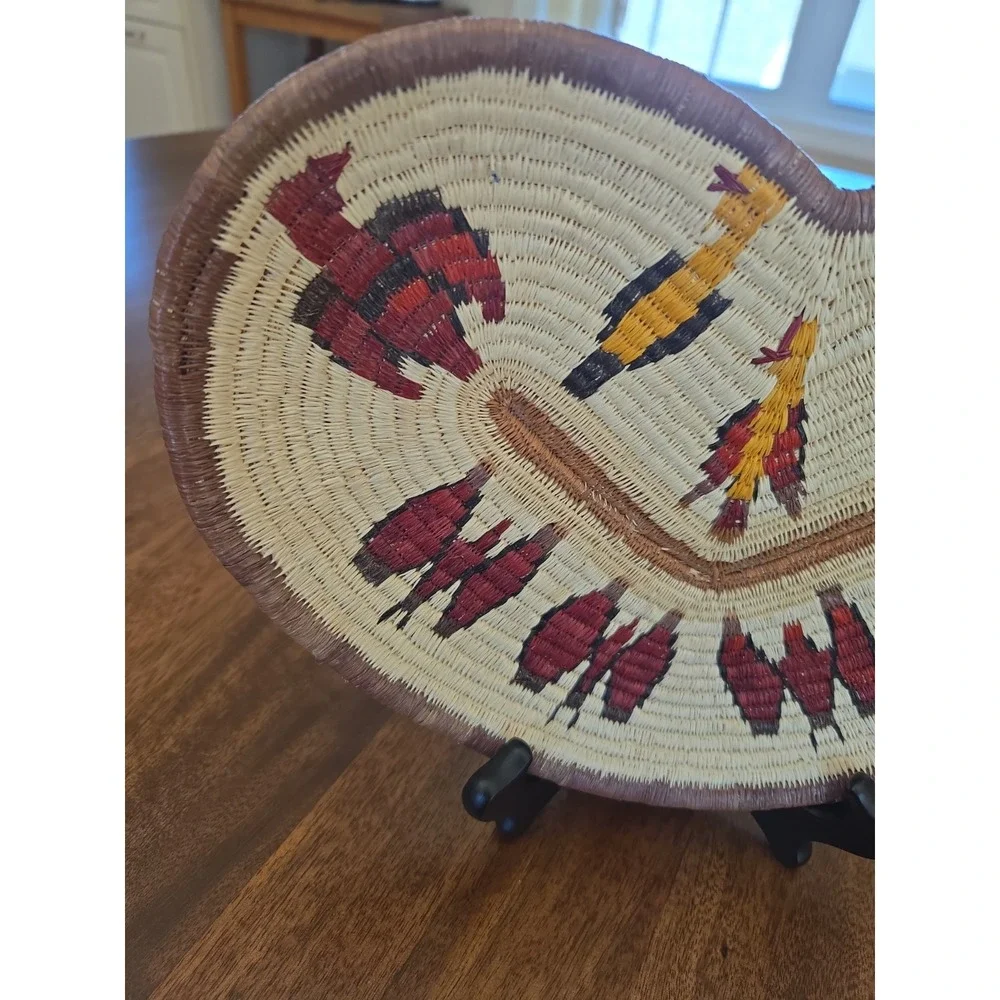 VTG Rare Hand Woven Southwestern Native American Shallow Heart Shape Basket Bird